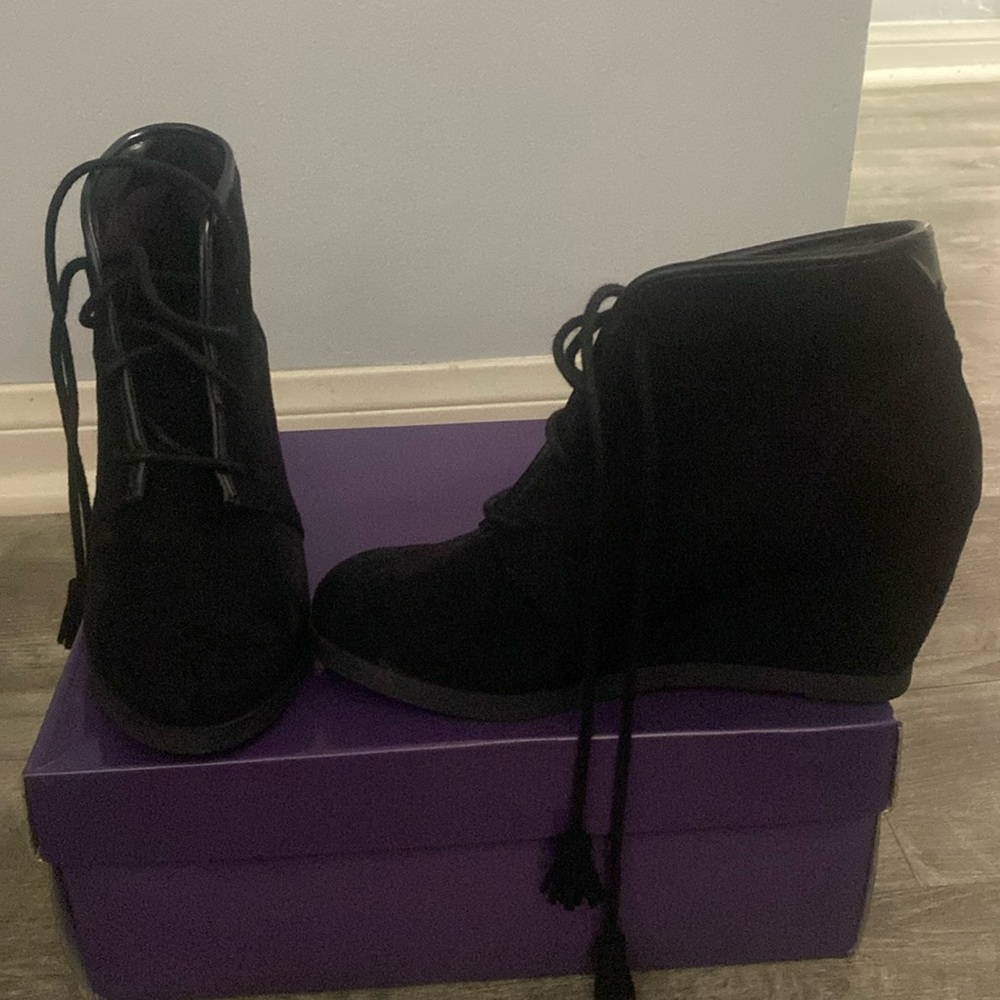 Heeled boots